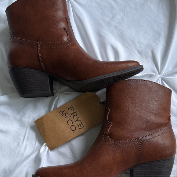 FRYE AND CO. Women's Tan Ankle Boots - Picture 2 of 7
